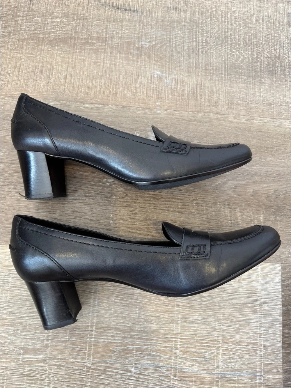 Brooks Brothers 346 Size 8 Black Leather Penny Loafer Block Heels